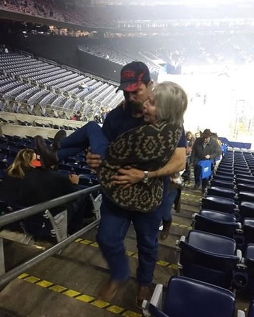 The Day My Husband Carried a Stranger — What He Did Melted Everyone’s Heart